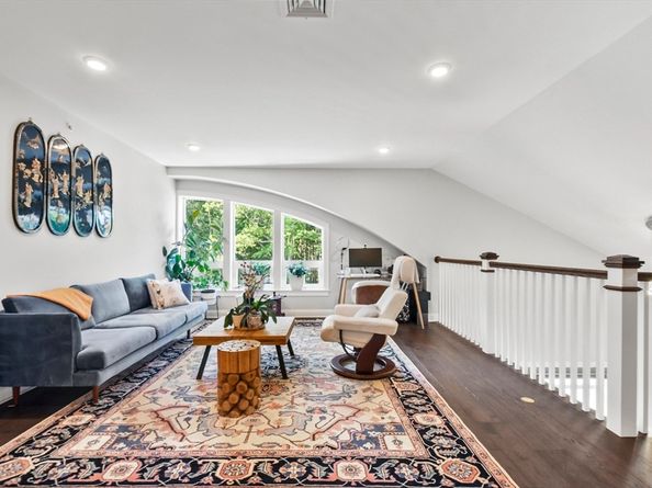 635 Old Post Road 303, Sharon MA 02067