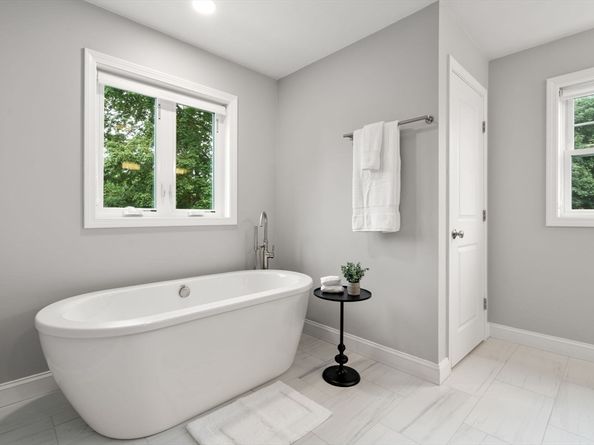15 Dorchester Street, Waltham MA 02453