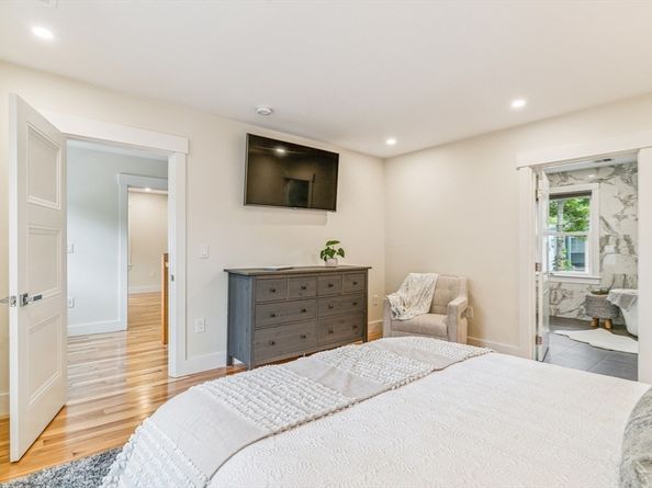 12 Garner St, Newton MA 02459
