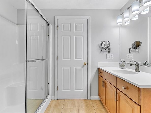 99 4th St 1, Medford MA 02155