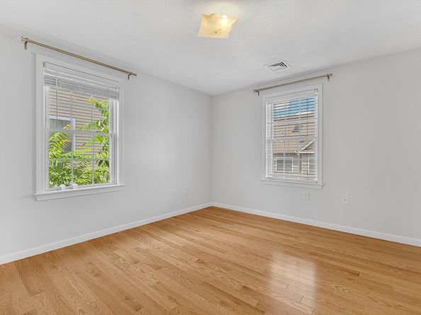 99 4th St 1, Medford MA 02155