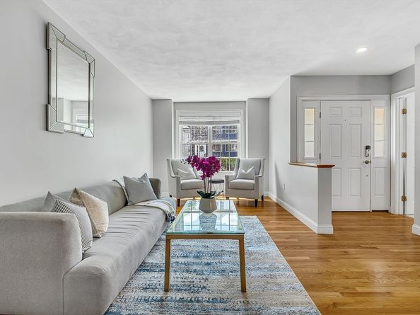 99 4th St 1, Medford MA 02155