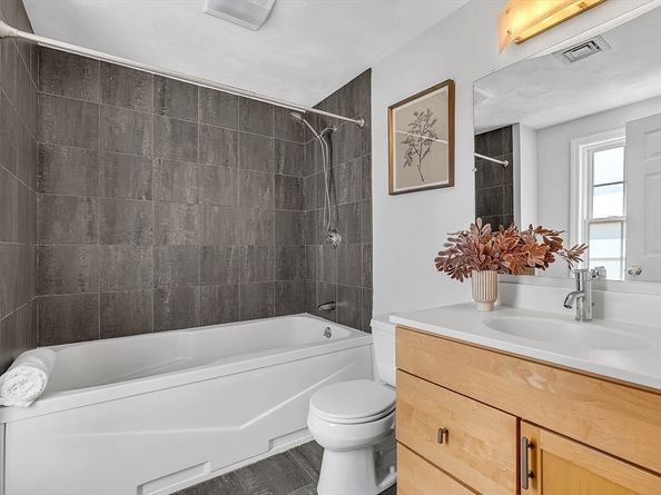 99 4th St 1, Medford MA 02155