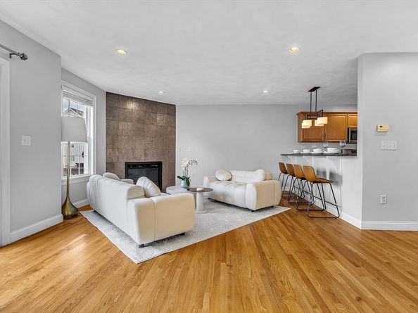 99 4th St 1, Medford MA 02155