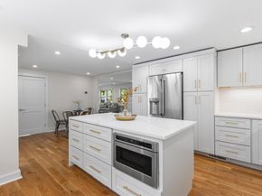 14 Corcoran Rd, Burlington MA 01803
