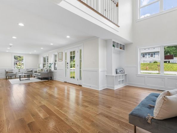 14 Corcoran Rd, Burlington MA 01803