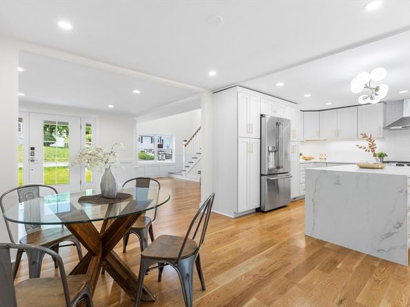 14 Corcoran Rd, Burlington MA 01803