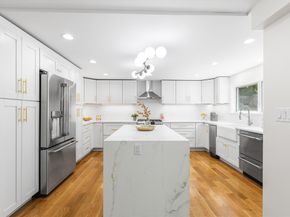 14 Corcoran Rd, Burlington MA 01803