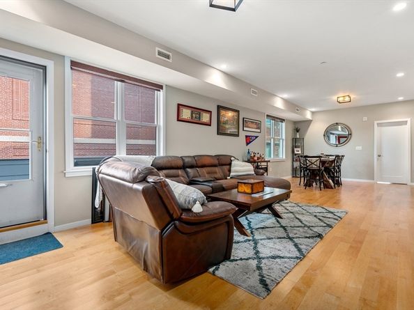 246 Boston St 4, Boston MA 02125