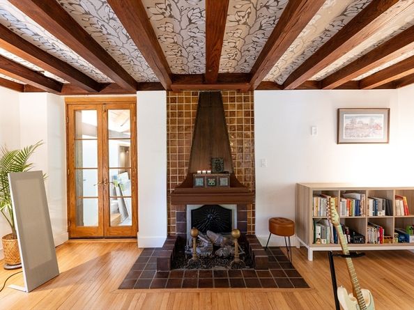 120 Church St, Weston MA 02493