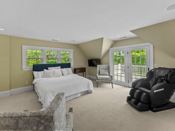 9 Stones Throw, Plymouth MA 02360