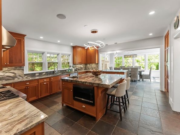 9 Stones Throw, Plymouth MA 02360