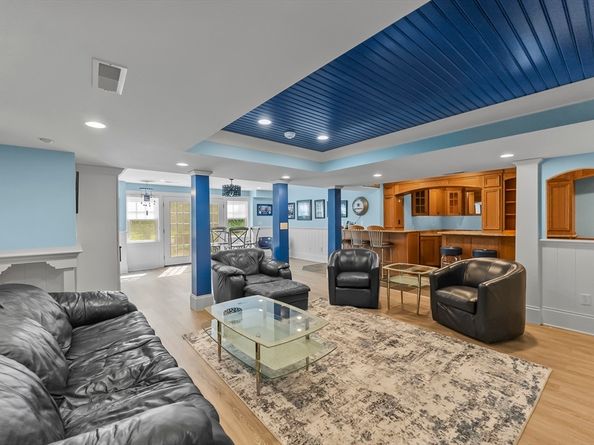 9 Stones Throw, Plymouth MA 02360