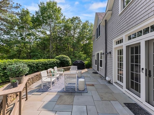 9 Stones Throw, Plymouth MA 02360