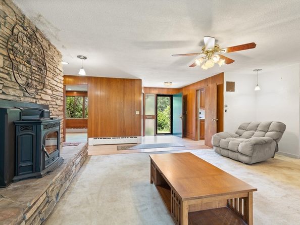 5 Woodland Dr, Paxton MA 01612