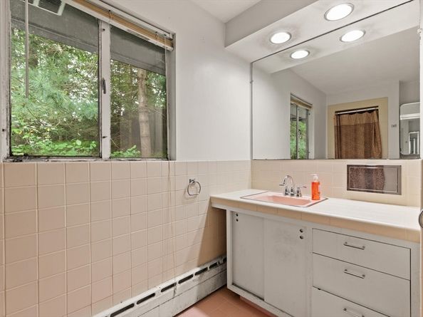 5 Woodland Dr, Paxton MA 01612
