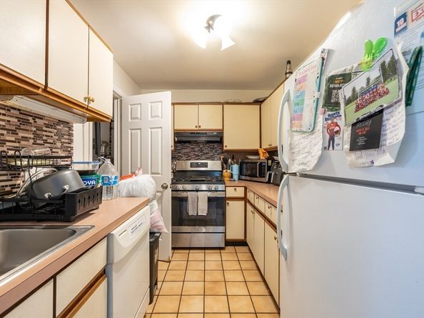 27 Harrison St C, Boston MA 02131