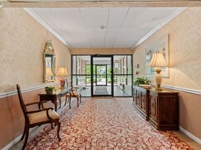 65 Commons Dr 603, Shrewsbury MA 01545