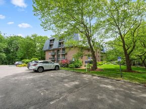 65 Commons Dr 603, Shrewsbury MA 01545