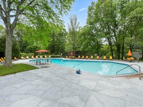65 Commons Dr 603, Shrewsbury MA 01545