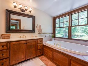 7 Emily Ln, Gloucester MA 01930