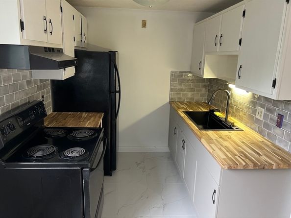 7 Woodcrest Court 4, Weymouth MA 02190