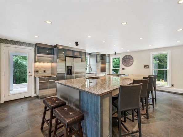 20 Spring St, Plympton MA 02367