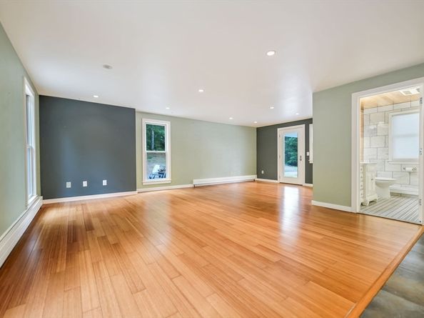 20 Spring St, Plympton MA 02367