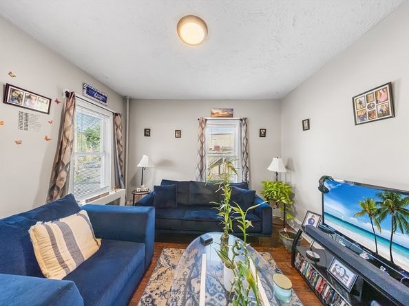15 Cascade St, Fitchburg MA 01420