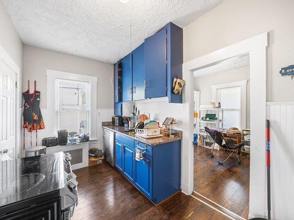 15 Cascade St, Fitchburg MA 01420