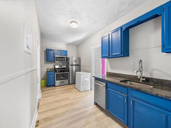 15 Cascade St, Fitchburg MA 01420