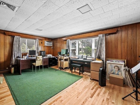 4 Chestnut St, Winchester MA 01890