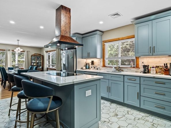 4 Chestnut St, Winchester MA 01890
