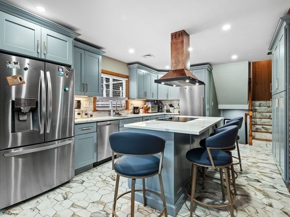 4 Chestnut St, Winchester MA 01890