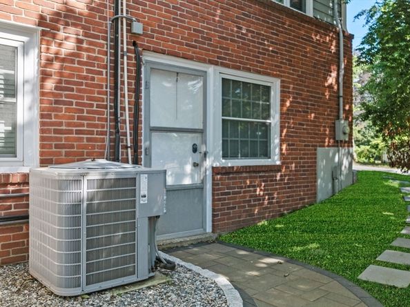 4 Chestnut St, Winchester MA 01890