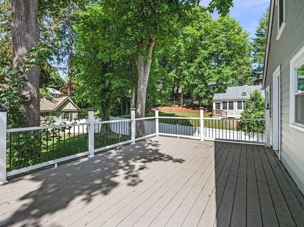 4 Chestnut St, Winchester MA 01890