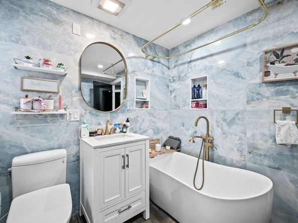 4 Chestnut St, Winchester MA 01890