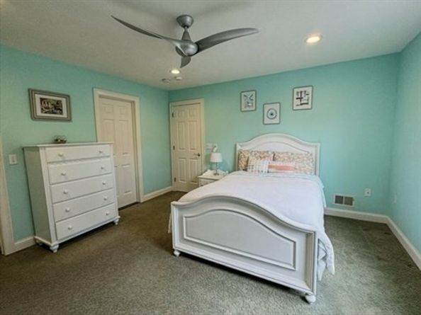11 Schaffner Ln, Dover MA 02030