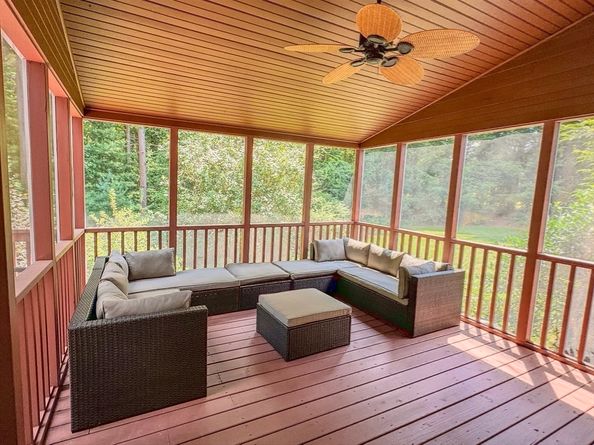 11 Schaffner Ln, Dover MA 02030