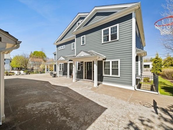 16-26 Dalby St 3, Newton MA 02458