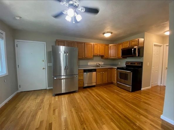 16 Cleveland Place 8, Gloucester MA 01930
