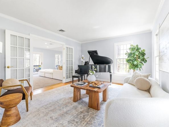 5 Nye Road, Medfield MA 02052