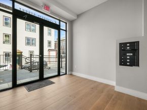 8 Leverett St 4, Brookline MA 02445