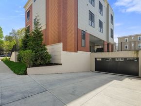 8 Leverett St 4, Brookline MA 02445