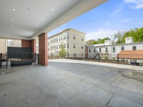 8 Leverett St 4, Brookline MA 02445