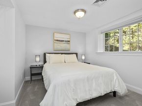 9 Thurston Place 9, Medfield MA 02052
