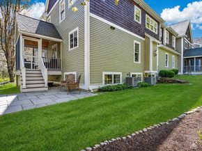 9 Thurston Place 9, Medfield MA 02052
