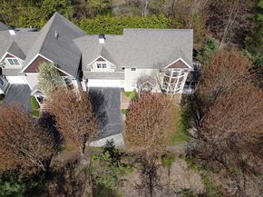 9 Thurston Place 9, Medfield MA 02052
