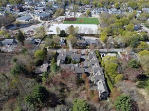 9 Thurston Place 9, Medfield MA 02052