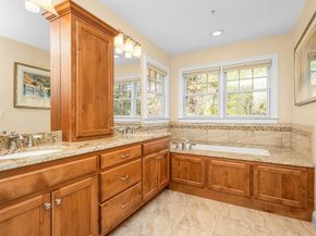 9 Thurston Place 9, Medfield MA 02052